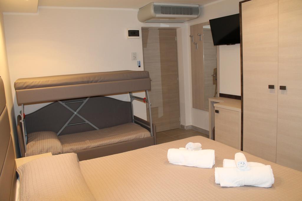 Hotel Sant'Elena Rimini Eksteriør bilde