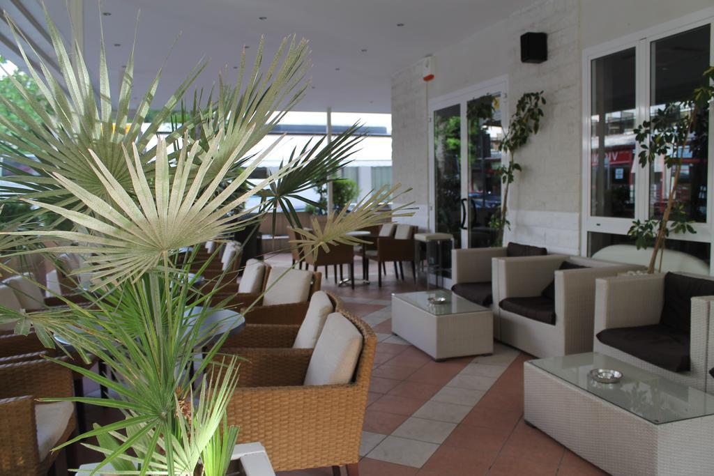 Hotel Sant'Elena Rimini Eksteriør bilde