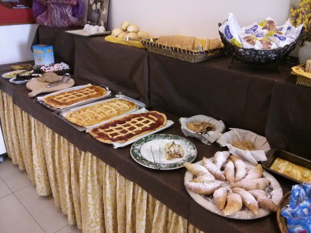 Hotel Sant'Elena Rimini Eksteriør bilde